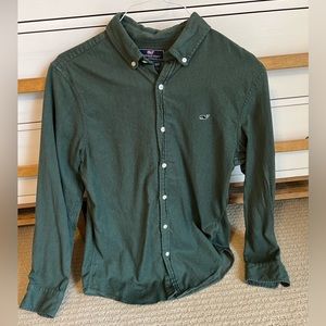 Men’s Vineyard Vines forest green slim fit button down, size M.